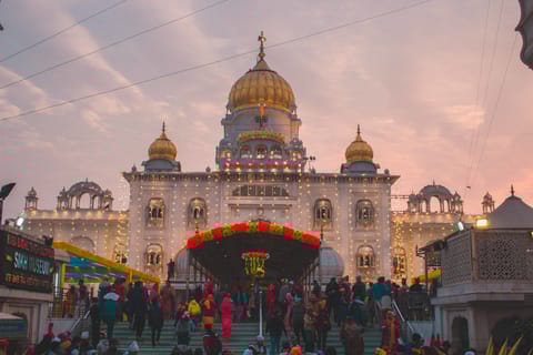 Old and New Delhi: Full-Day Guided Tour with Transfers