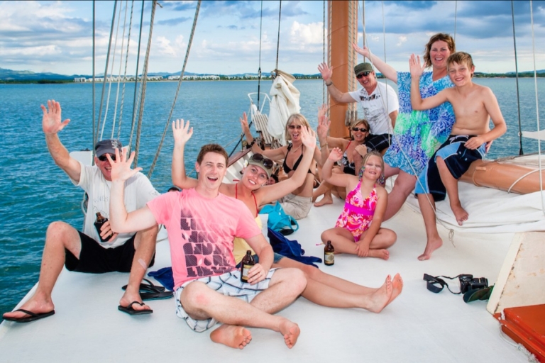 Fiji: Mamanuca Islands All-Inclusive Sailing Cruise Option 2: Pickup from Coral Coast Accommodation