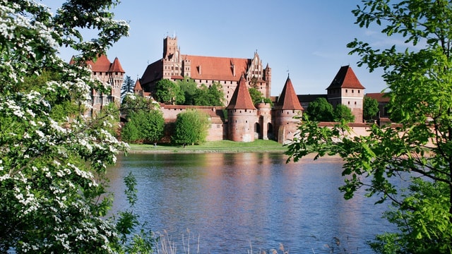 MALBORK: Castle of the Teutonic Oder from Warsaw - private