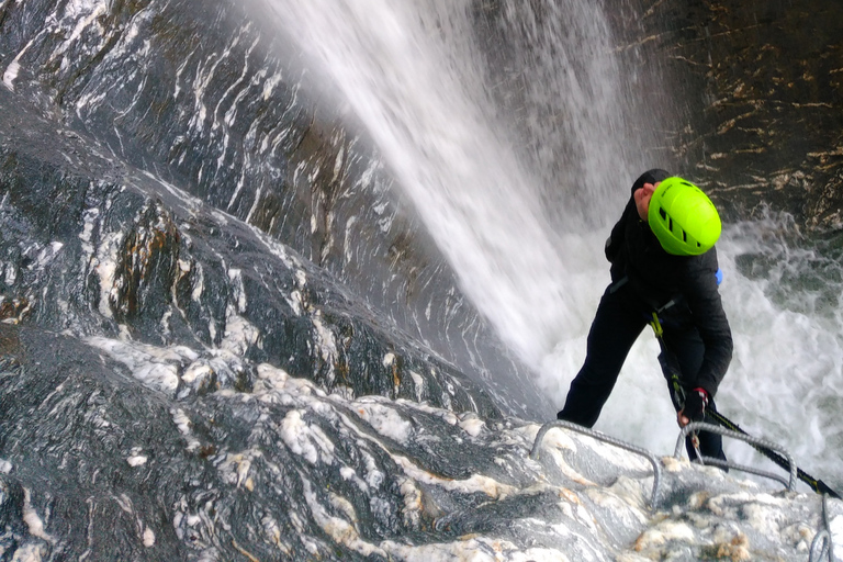 Wanaka: 4-Hour Intermediate Waterfall Cable Climb