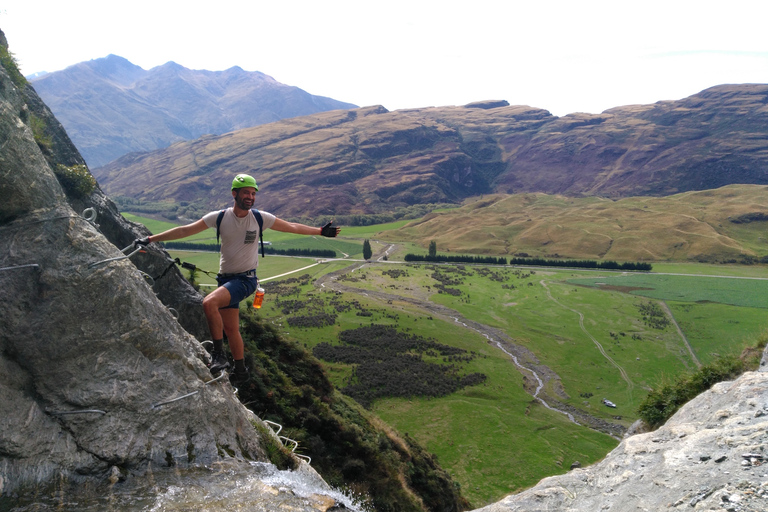 Wanaka: 4-Hour Intermediate Waterfall Cable Climb