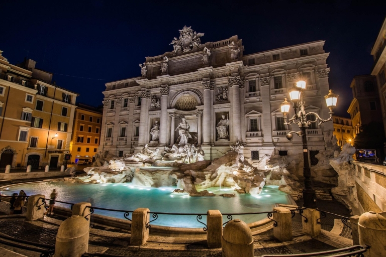 Roma: tour nocturno en carrito de golf con bebidas