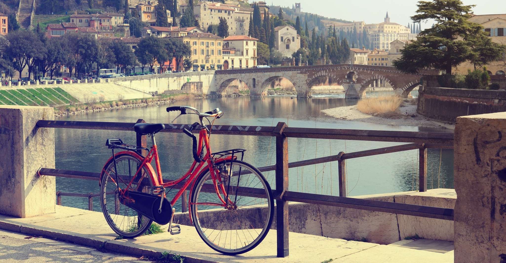 Verona, Small-Group Walking Tour - Hizvo