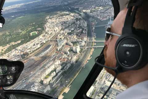 Paris: 1-Hour Helicopter Tour