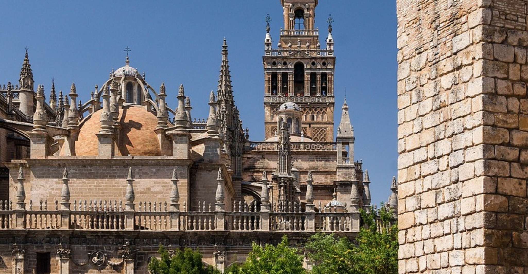 Seville, Cathedral, Giralda and Alcázar 3.5-Hour Guided Tour - Housity