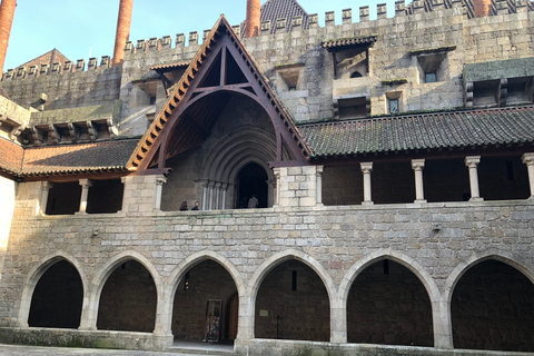 From Porto: Braga and Guimarães Full Day Tour with Lunch