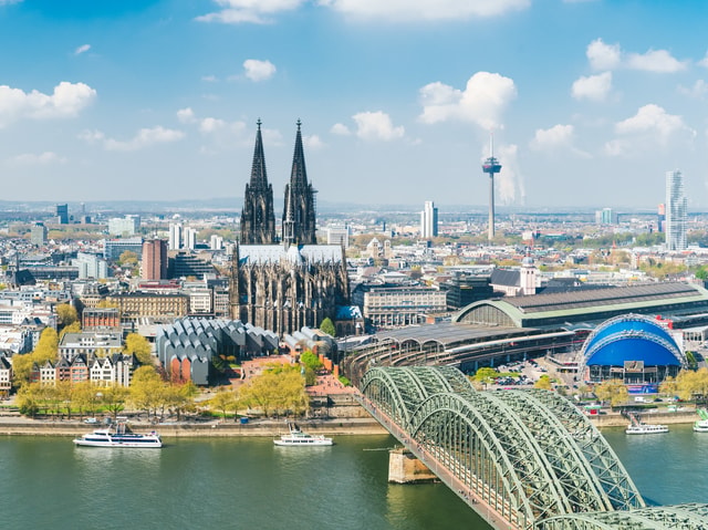 Cologne: 1-Hour Scenic Flight over Iconic Landmarks
