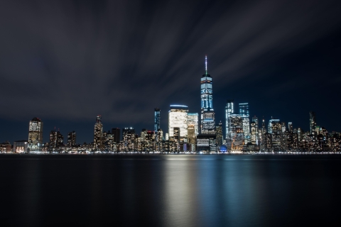 New York : vues panoramiques sur la ligne d'horizon de nuitVisite privée pour 4 pers avec prise en charge à Manhattan