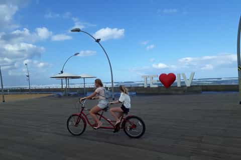 Tel Aviv: 2-Hour City, Park & Beach Easy Bicycle Tour