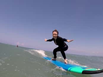 Plage de Legian, Bali : Cours de surf pour débutants ou intermédiaires