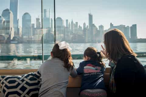 NYC: Skyline Brunch Cruise Around Manhattan