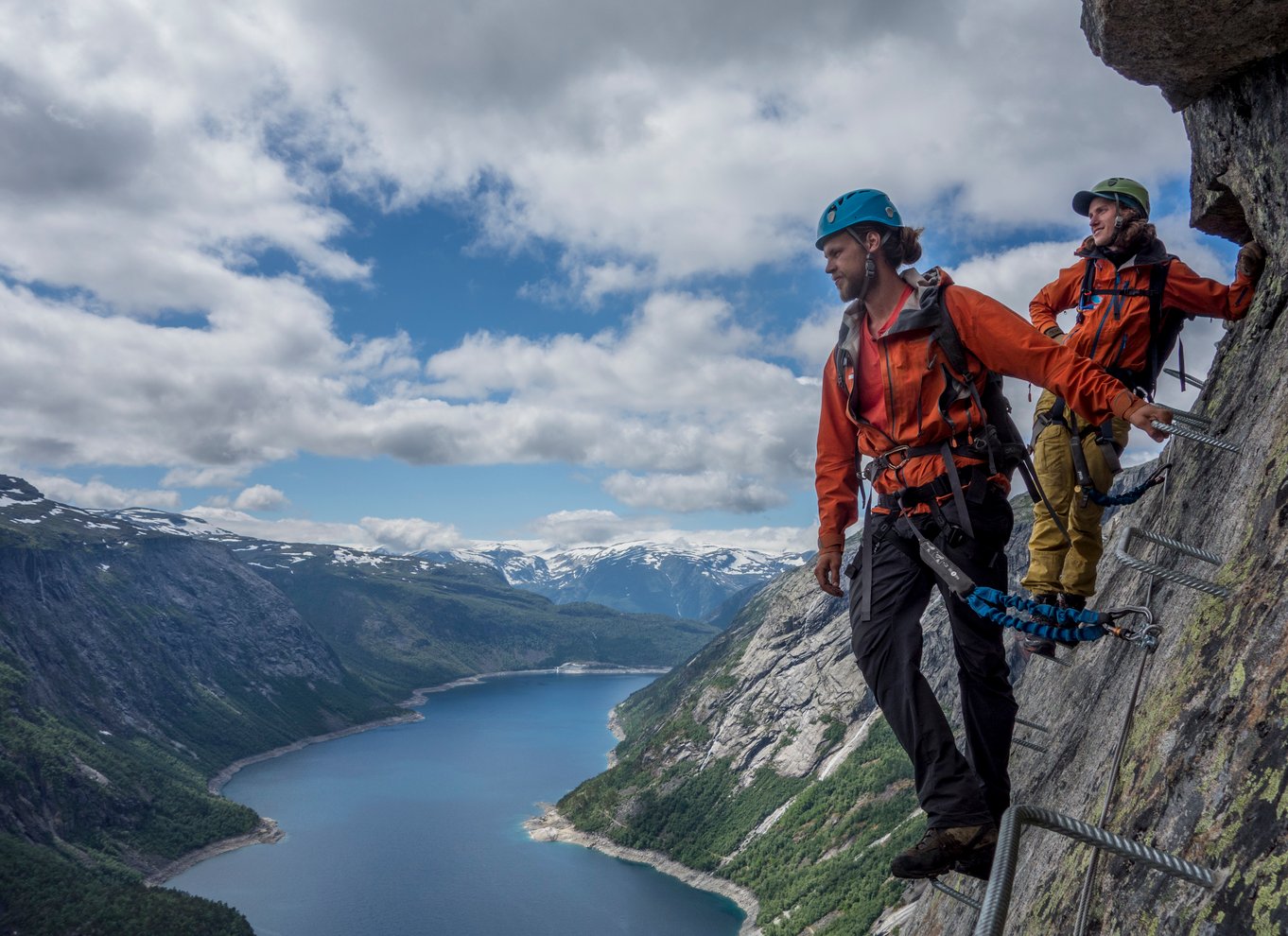 Odda: Heldagstur til Trolltunga med vandring og klatring