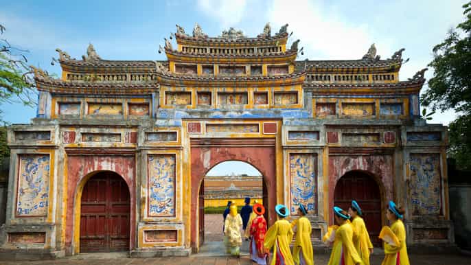 hue city tour and river cruise