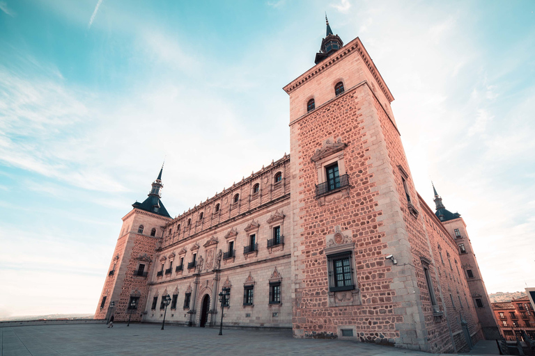 Toledo Alcázar and Army Museum: Guided Tour