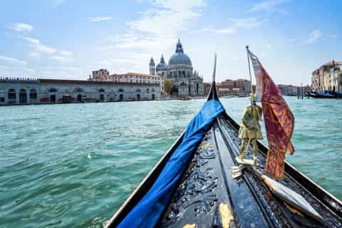Cruises & boat tours