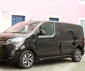 Lisbon: Full Day Tour to Fátima, Batalha, Nazaré and Óbidos