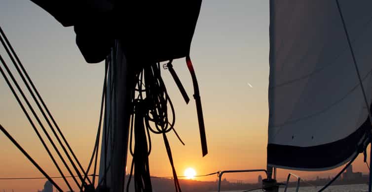 Barcelona: Daytime or Sunset Cruise with Drinks photo 5