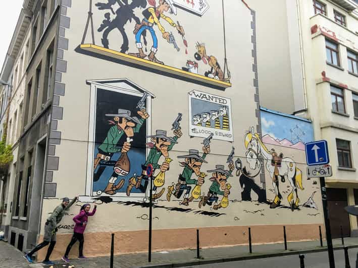 Brussels: Private Comic Strip Street Art Running Tour