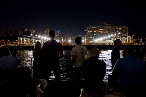 New York City: Lichter der Stadt mit SegelschiffSchonerfahrt: Lichter von New York City