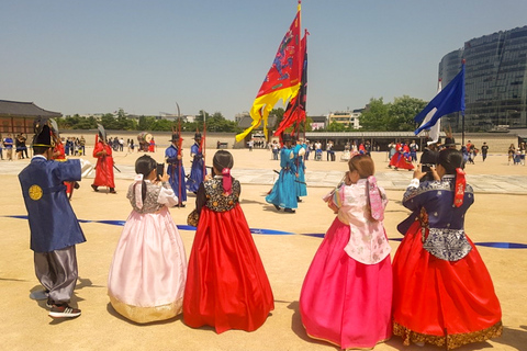 Seul: Palácio de Gyeongbok e excursão a pé por Bukchon Hanok