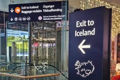 Private Transfer: Reykjavik to Keflavik Airport Drop Off
