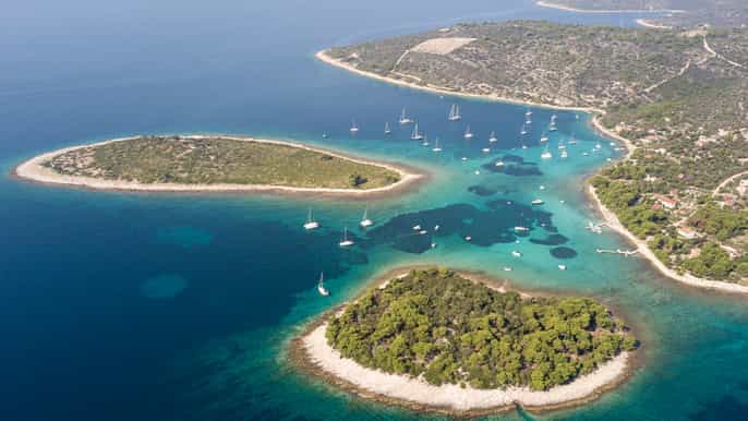 split private full day boat trip to blue lagoon and solta