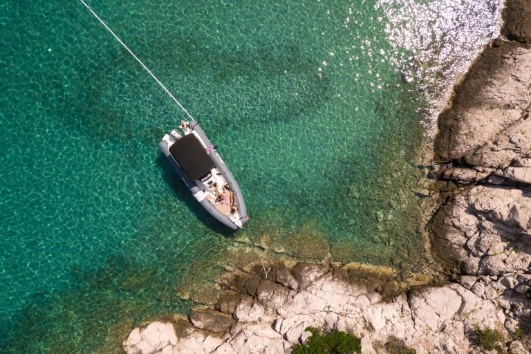 Split: privé boottocht van een hele dag naar Blue Lagoon en Trogir