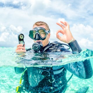 From Dubai: Discovery Scuba Diving for Beginners In Fujairah