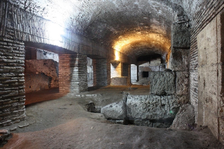 Roma: Recorrido subterráneo fuera de la pista batidaTour en italiano