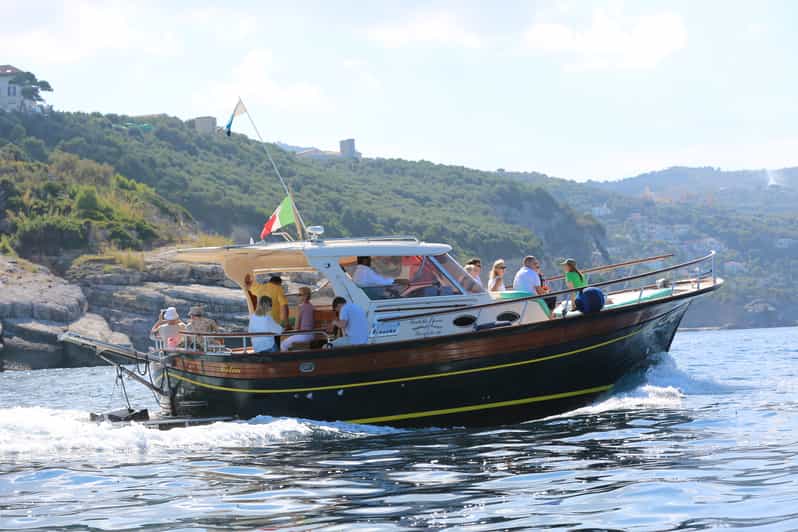 From Salerno: Capri and the Sirenusas Boat Tour with Lunch