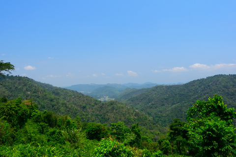 Parco di Khao Yai: tour privato di 2 giorni da BangkokTour privato con alloggio standard