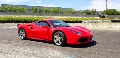 Mailand: Testfahrt im Ferrari 488 auf einer Rennstrecke