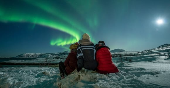 Tromso: Northern Lights Chase with Photo Package Included