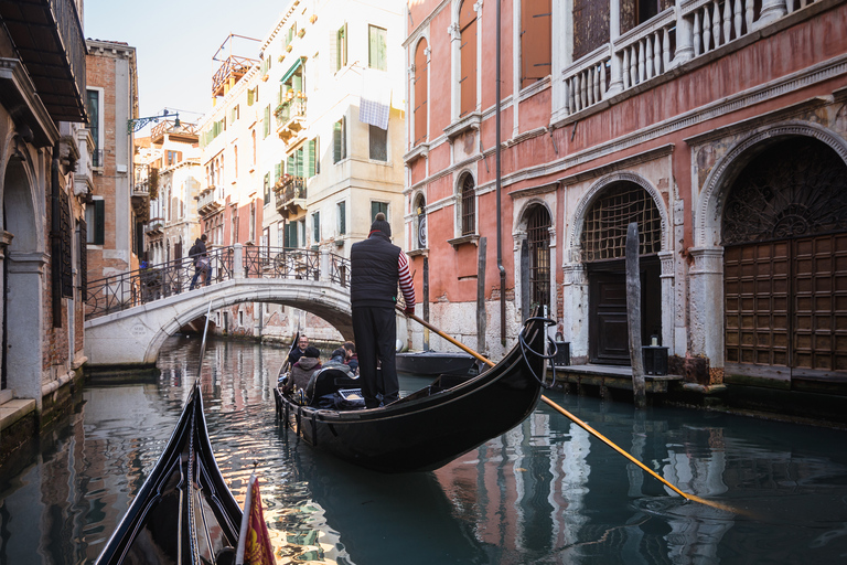 Venice: St Mark's Square Walking Tour & Gondola Ride Venice: St Mark's Square Tour & Gondola Ride - English