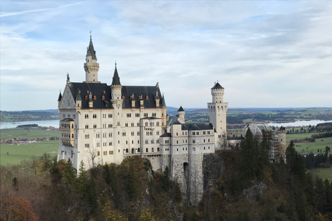 From Garmisch-Partenkirchen: Neuschwanstein Castle Tour