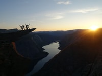 Odda, Trolltunga Randonnée nocturne au coucher du soleil - Hizvo
