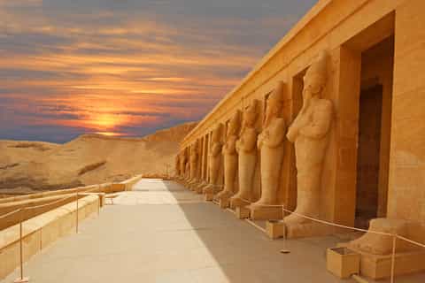 From Cairo: Luxor Guided Tour with Overnight 1st Class Bus