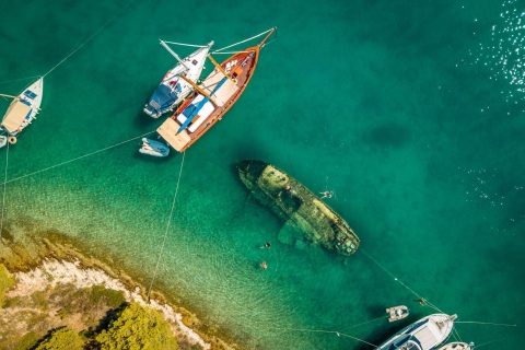 Split: excursion privée en bateau d'une journée à Blue Lagoon et Trogir