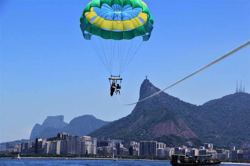 Rio de Janeiro: 2-stündige Bootsfahrt mit Parasailing
