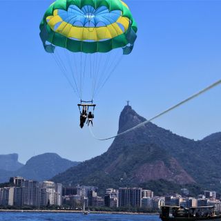 Rio de Janeiro: 2-Hour Boat Trip with Parasailing