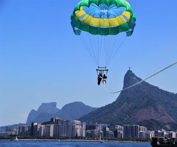 Rio de Janeiro: 2-Hour Boat Trip with Parasailing