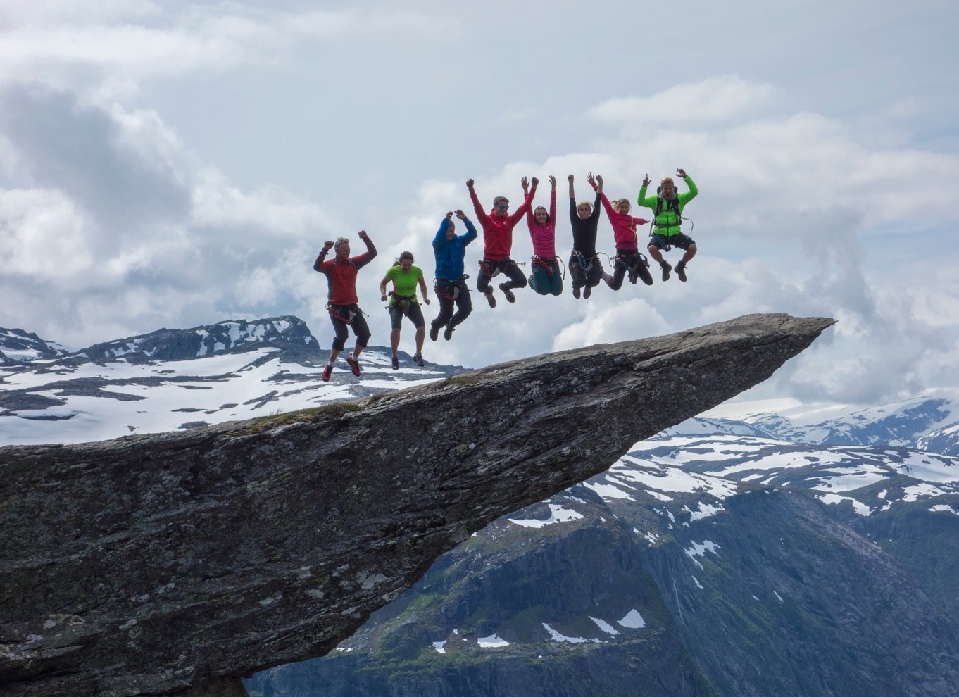 Odda: Heldagstur til Trolltunga med vandring og klatring