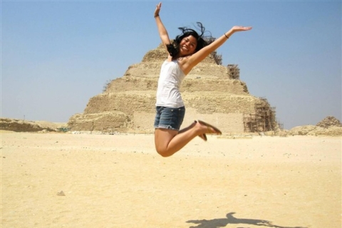 Le Caire: visite d'une journée des pyramides de Gizeh, de Memphis et de SakkaraTour avec guide partagé et transferts