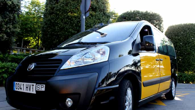 barcelona (bcn) airport van / naar cruise port private transfer