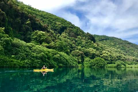Roma: tour de comida y vino en kayak en el lago Castel Gandolfo