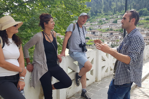 Visite guidée de Berat avec des guides expertsVisite à pied en Espagne