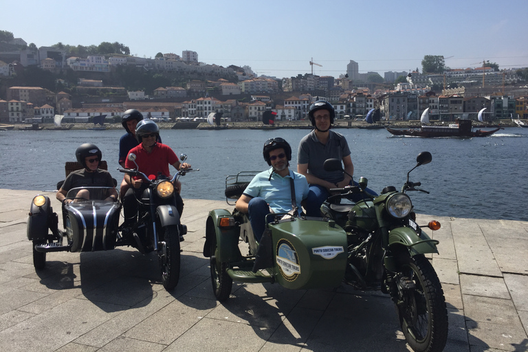 Porto: visite privée d'une journée en sidecarVisite privée en side-car du matin