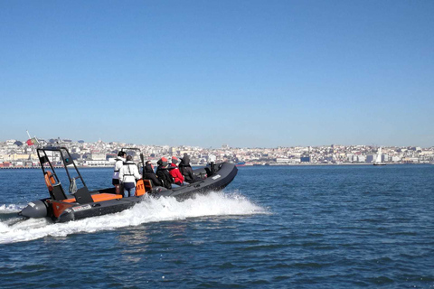 Lisboa: puesta de sol en lancha motora