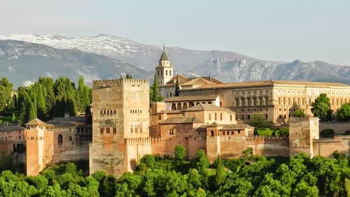 alhambra surroundings 2hour guided tour