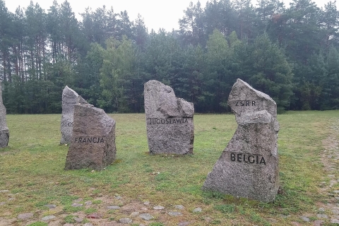 Desde Varsovia: tour privado de Treblinka y el campo polacoTreblika tour privado en francés